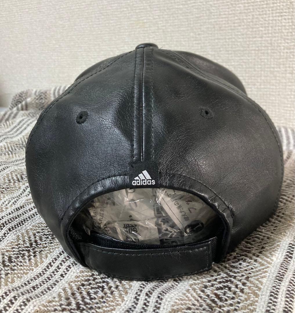 adidas アディダス　フェイクレザーキャップ