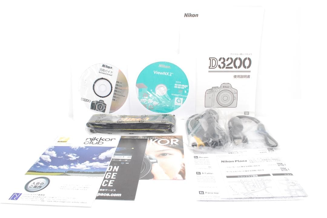 【ショット数８枚　ほぼ新品】Nikon D3200　スマホ転送　箱・付属品付き