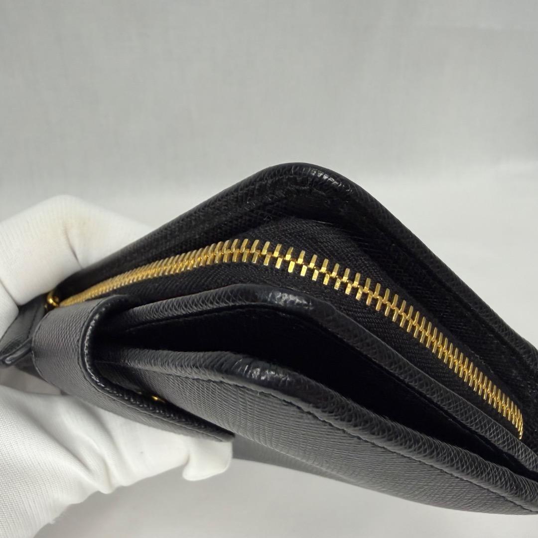 PRADA　コンパクトウォレット