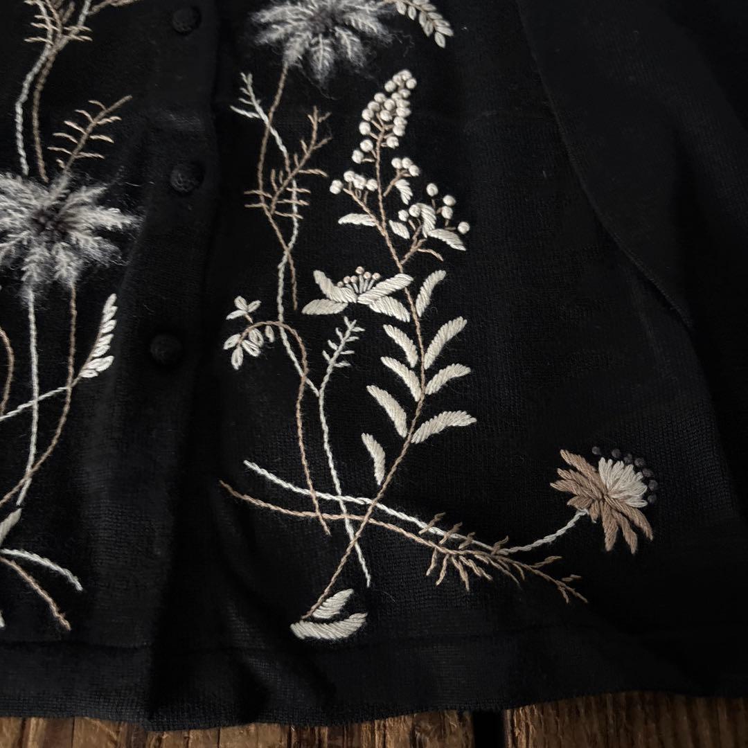 未使用タグ付　Sybilla シビラ　長袖　刺繍　カーディガン　黒