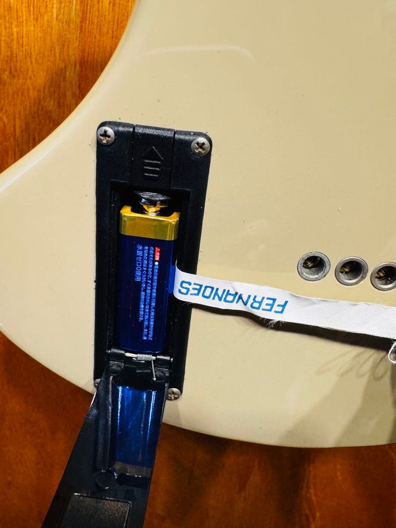 zo-3ギター　フェルナンデス　アンプ内蔵