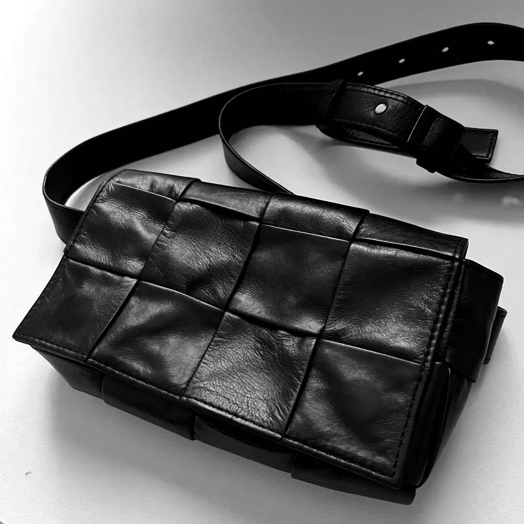 BOTTEGA VENETA カセットベルトバッグ