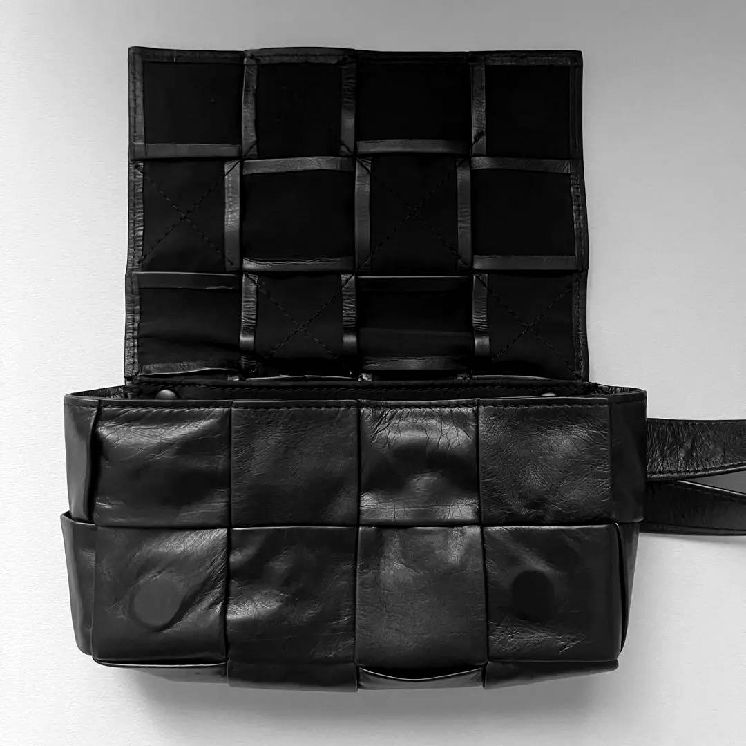 BOTTEGA VENETA カセットベルトバッグ