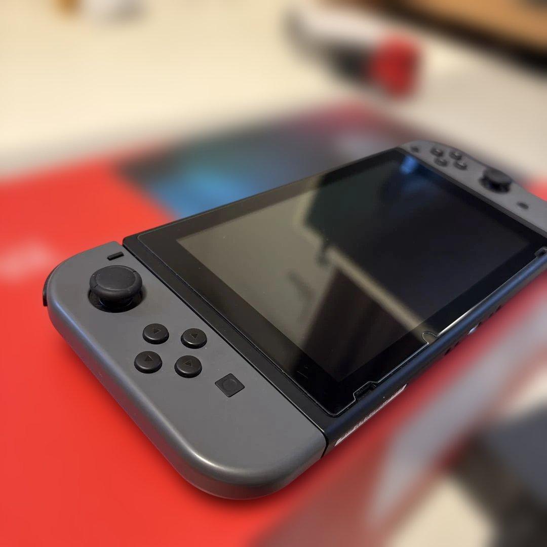 美品　Nintendo Switch