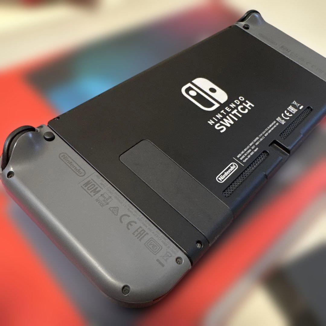 美品　Nintendo Switch