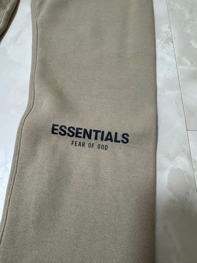 essentials ベージュ(SSENSE限定色)パンツ