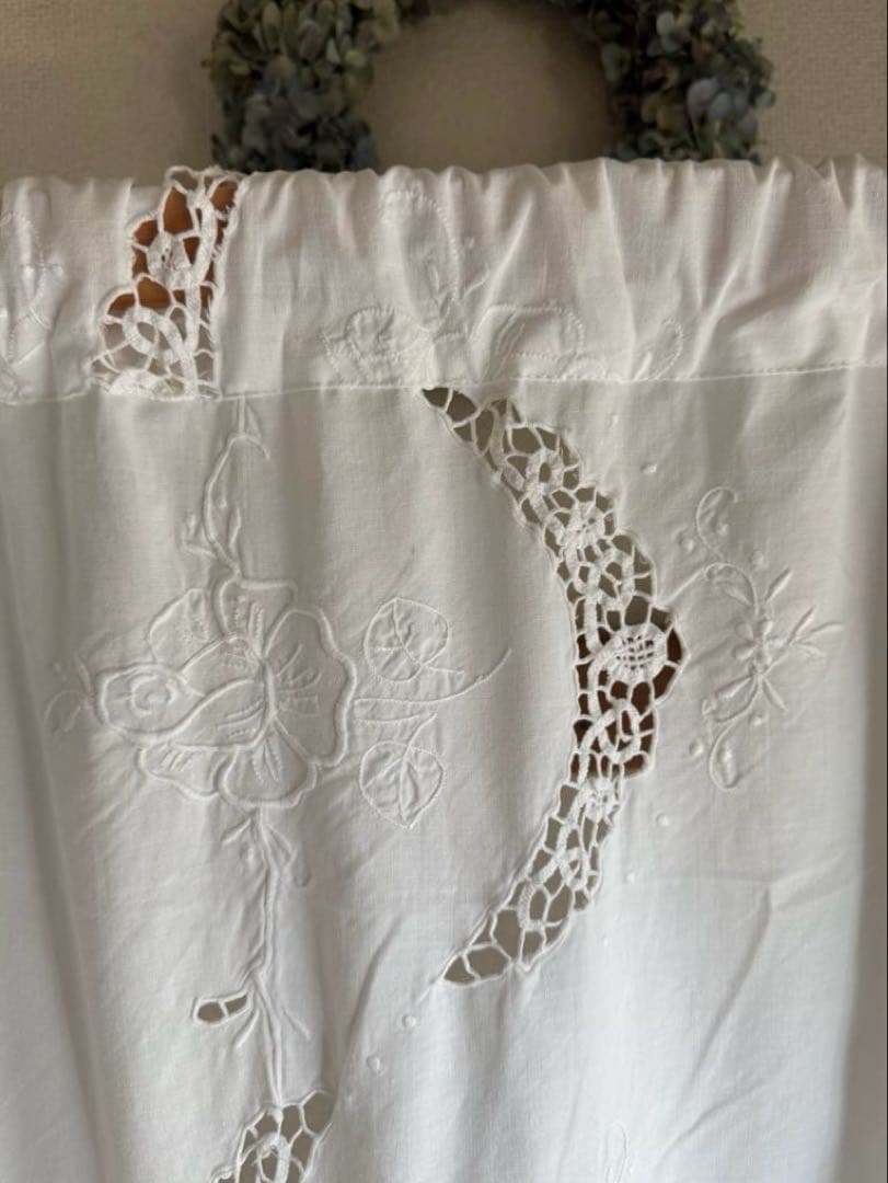 フランスアンティークஐ⋆*ホワイト花柄刺繍の大人可愛いカーテンA