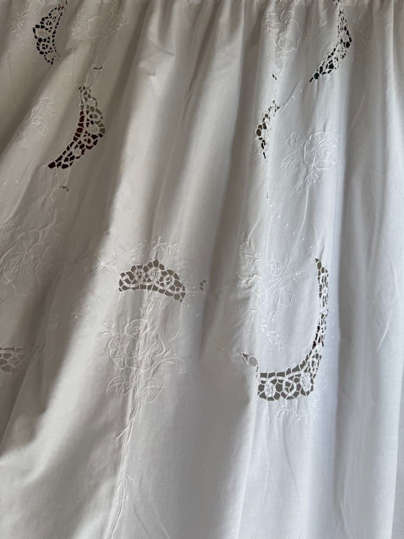 フランスアンティークஐ⋆*ホワイト花柄刺繍の大人可愛いカーテンA