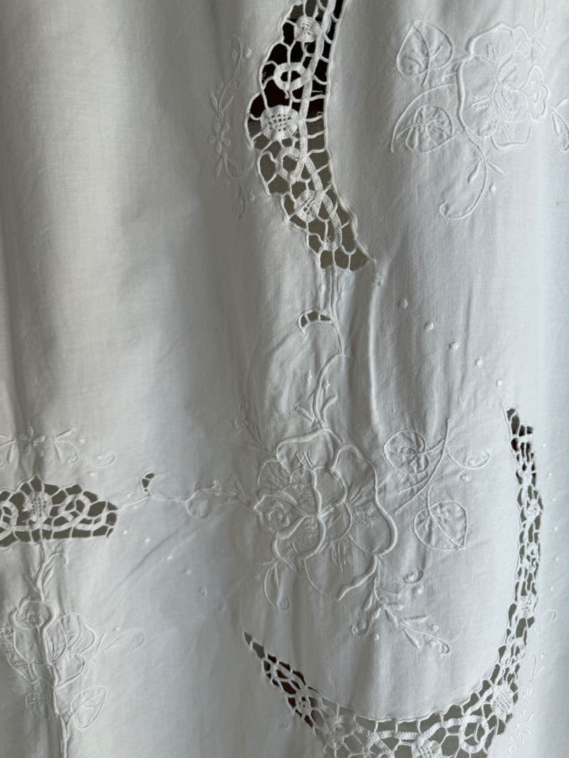 フランスアンティークஐ⋆*ホワイト花柄刺繍の大人可愛いカーテンA