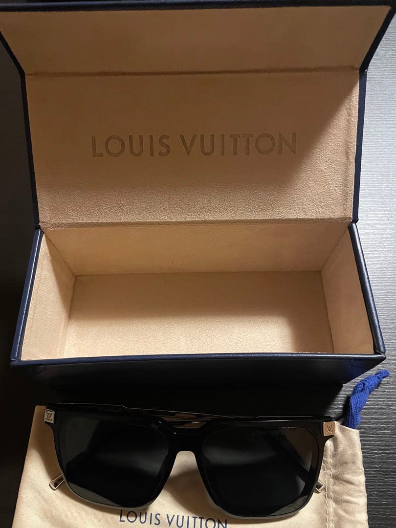 LOUIS VUITTON サングラス・LVライズ・スクエア　Z1667E