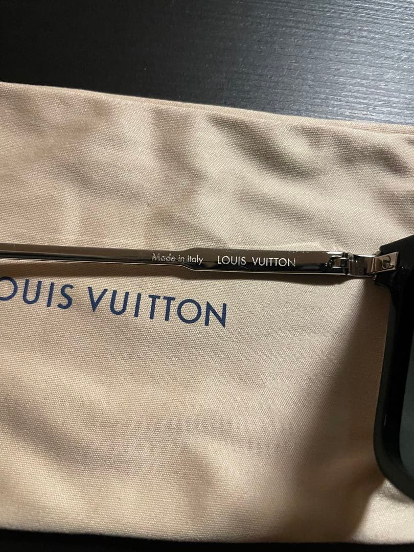 LOUIS VUITTON サングラス・LVライズ・スクエア　Z1667E