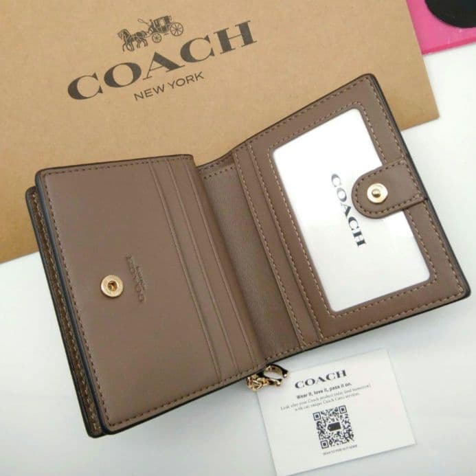 新作　新品　COACH　折り財布　スナップウオレット　レディース