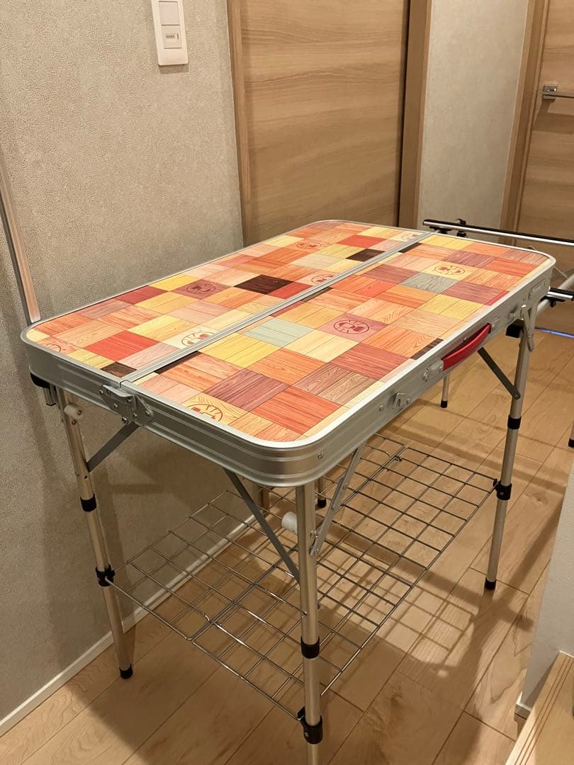 Coleman 折りたたみテーブル チェック柄