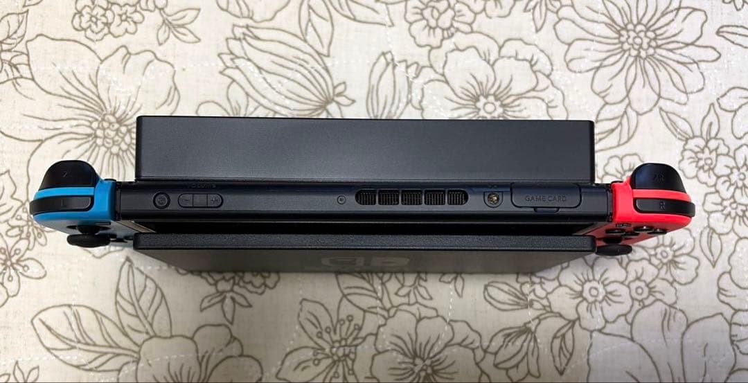 Nintendo Switch 中古、美品 おまけのSDカード付き