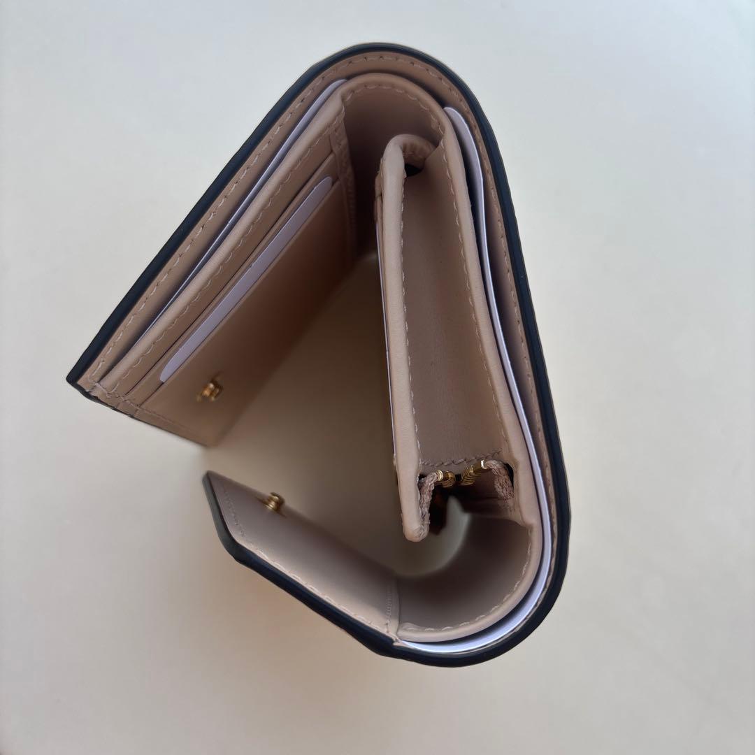GUCCI ベージュ GGパターン 二つ折り財布