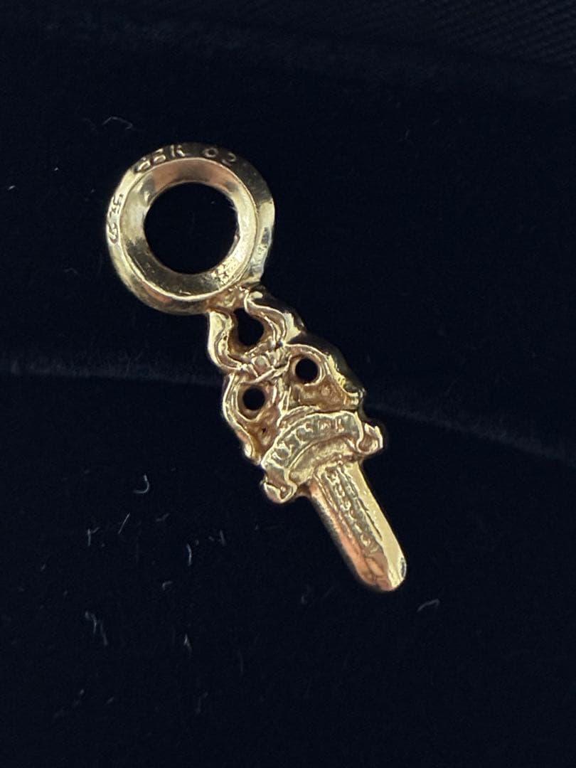 【確実正規品】クロムハーツ　22K ダガースタックチャーム ネックレストップ