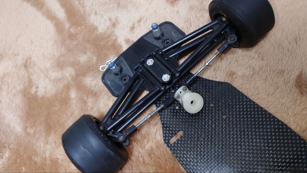 タミヤ F103GT シャーシ