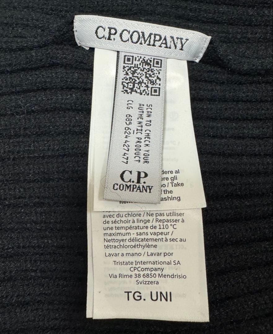 C.P. COMPANY ゴーグル付きニット帽　ブラック
