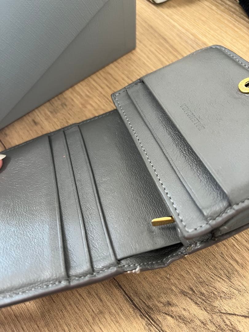 BALENCIAGA 二つ折り財布　グレー
