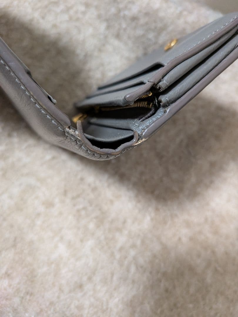 BALENCIAGA 二つ折り財布　グレー