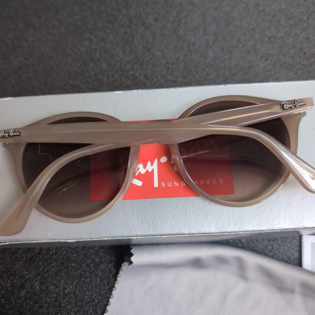 【値引き】Ray-Ban ベージュ ラウンド型サングラス