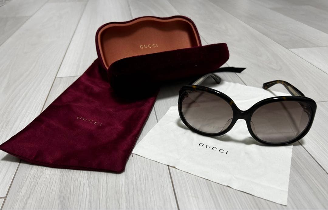 GUCCI ブラウンキャットアイサングラス