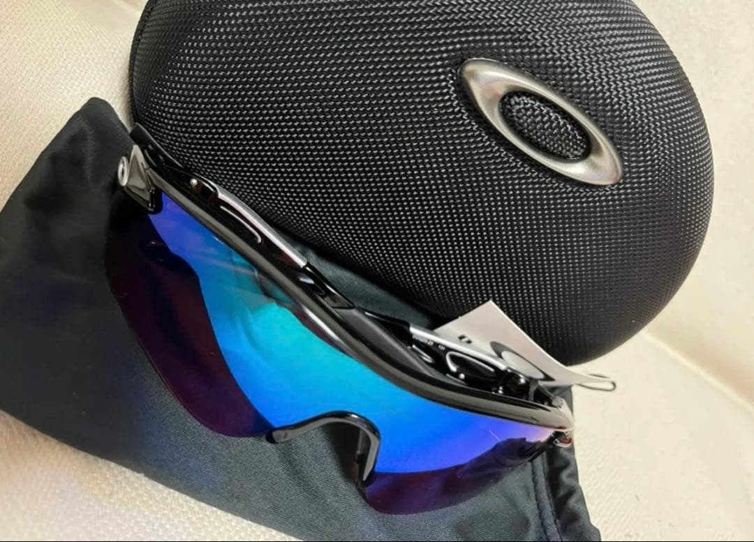 【最終値下げ】Oakley サングラス ケース付き