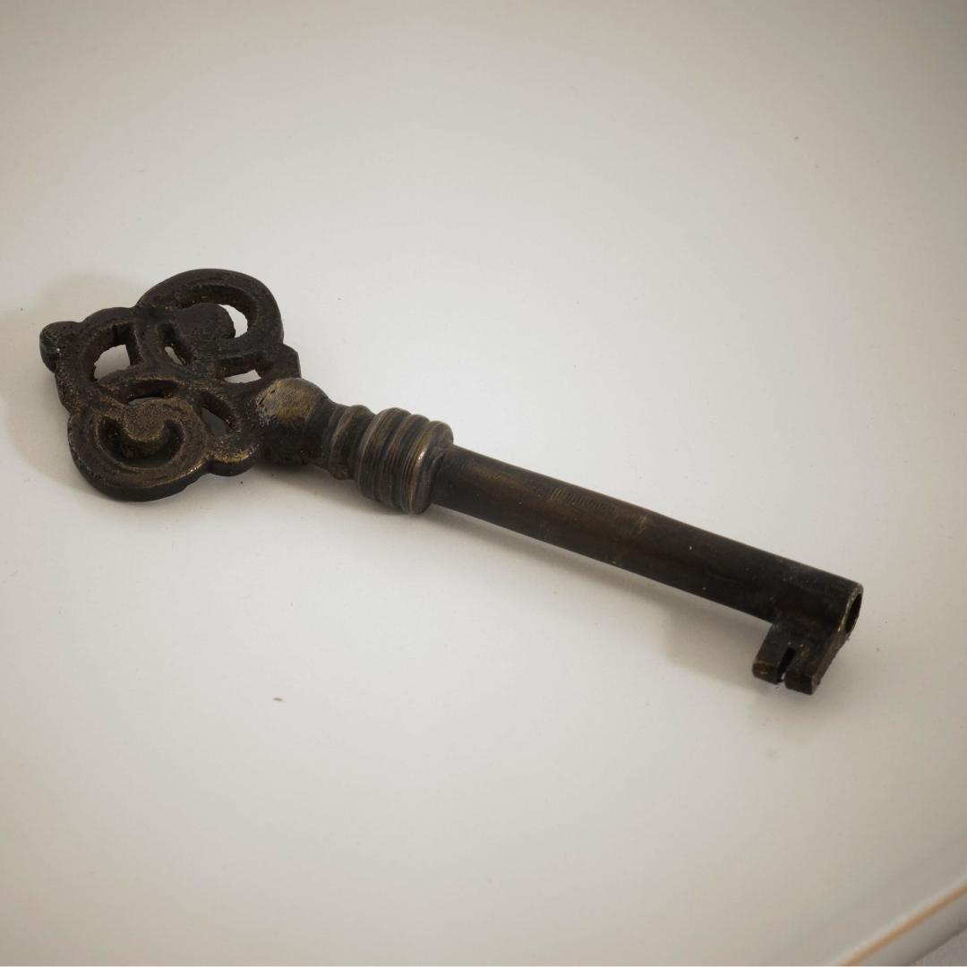 【新品】ハンプトンシリーズ　クラシカルデザインチェスト アウトレット