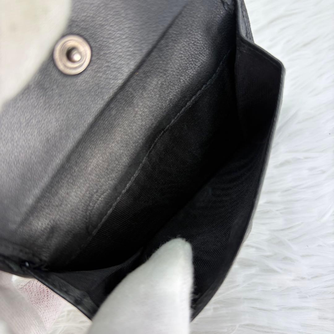 RFID搭載/美品✨️プラダ 二つ折り財布 キルティング オールブラック 黒