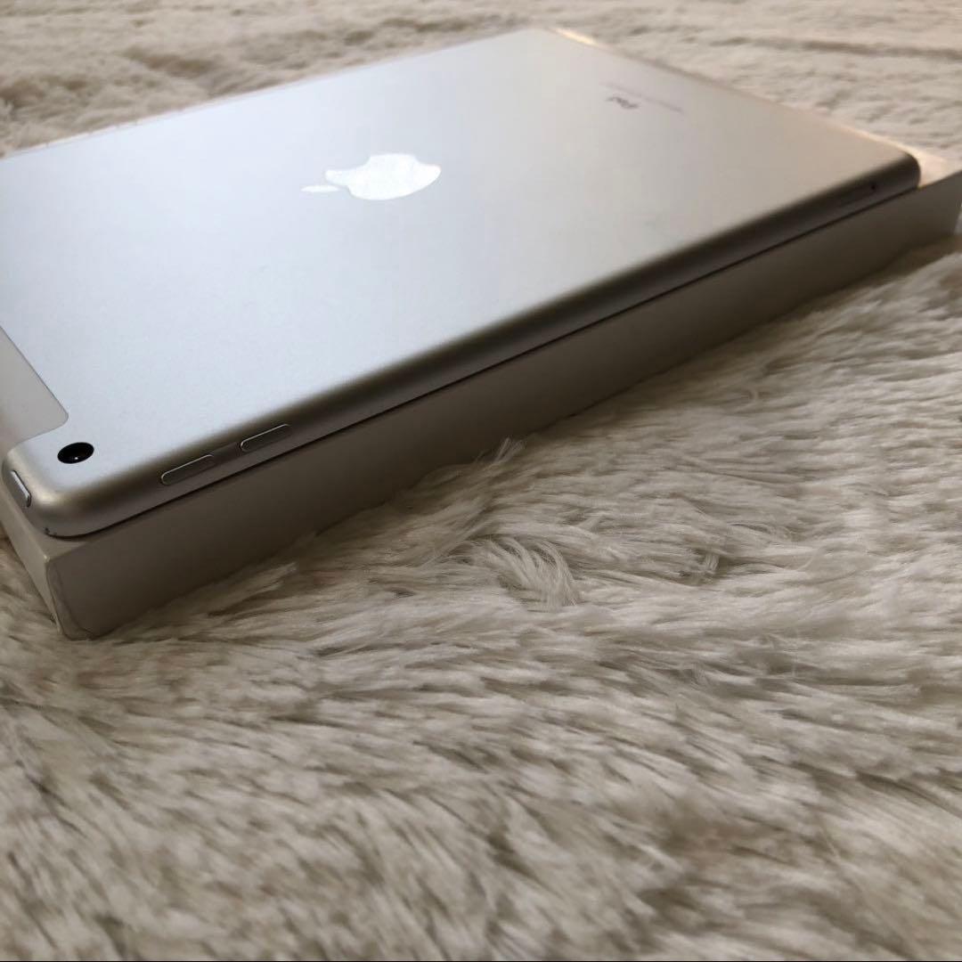 【早い者勝ち】iPad 第6世代 32GB SIMフリー 【すぐ発送】
