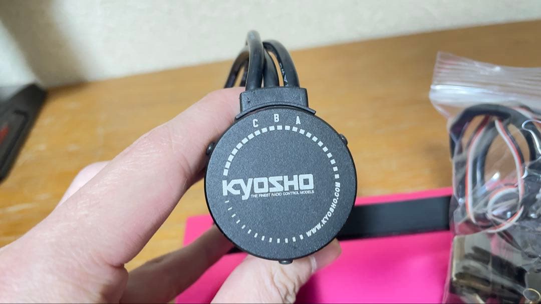 京商 1/8 ブラシレスコンボ