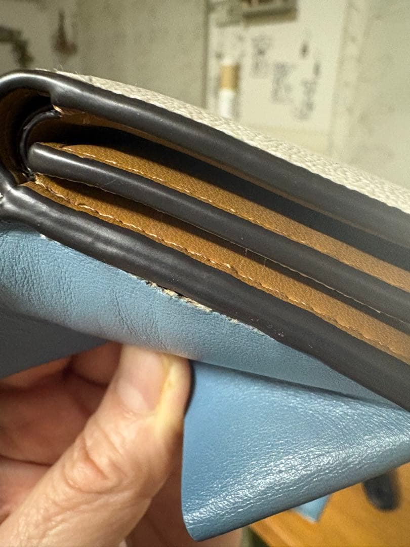 COACH 三つ折り財布 恐竜刺繍