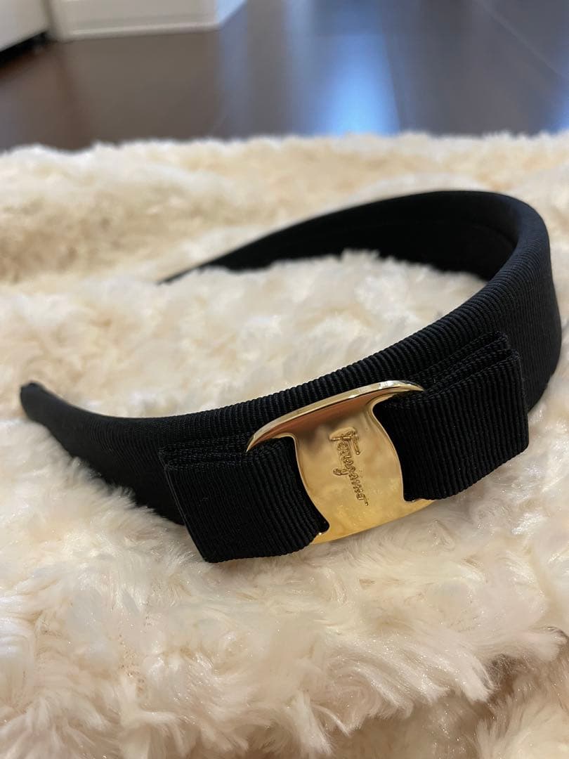 【美品】Ferragamo【フェラガモ】リボン付きブラック カチューシャ