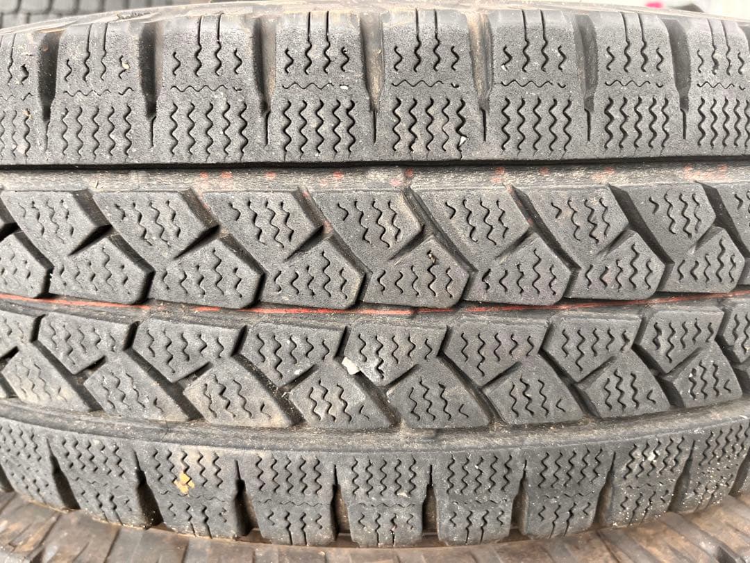 195/80R15 ブリヂストン　スタッドレス①