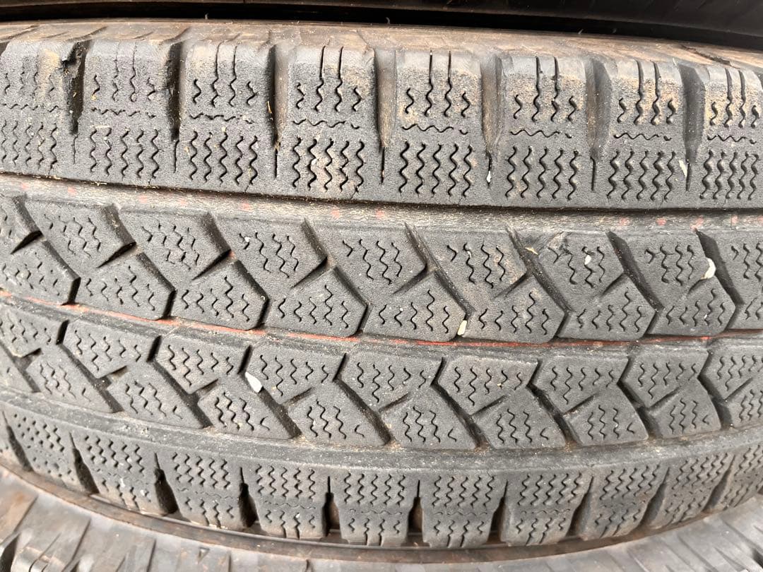 195/80R15 ブリヂストン　スタッドレス①