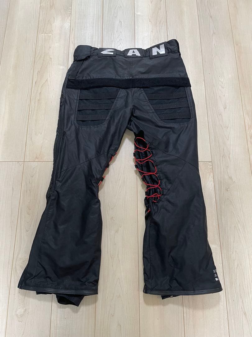 ZenithAndNadirスノボードパンツ 笠原啓二郎