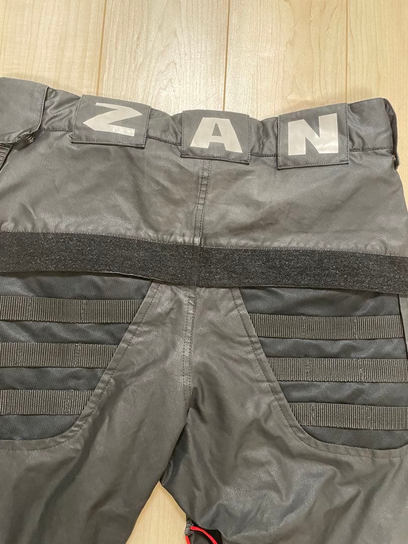 ZenithAndNadirスノボードパンツ 笠原啓二郎