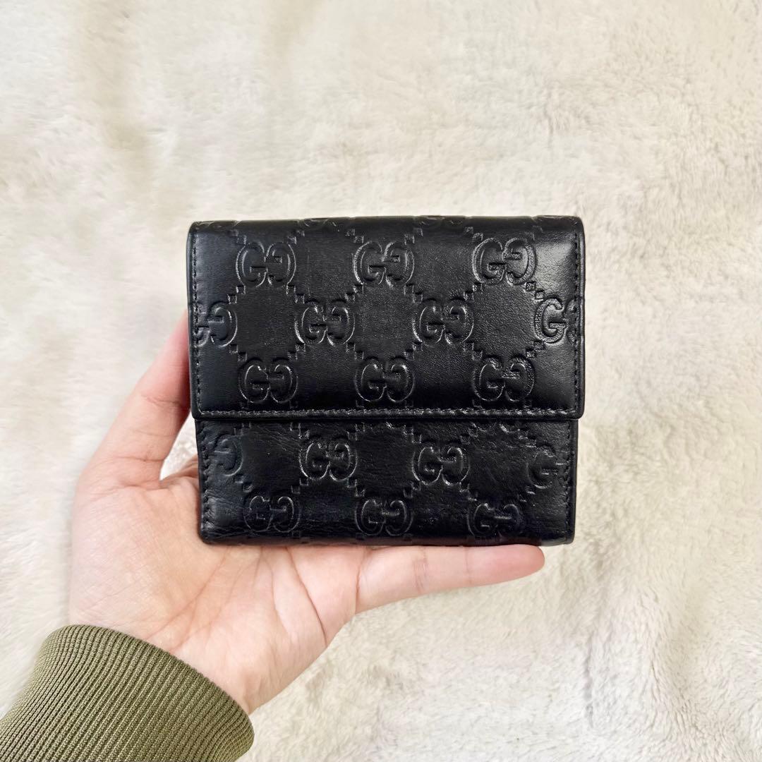 ✨正規品✨ GUCCIグッチ 二つ折り財布 Wホック ブラック GGロゴエンボス