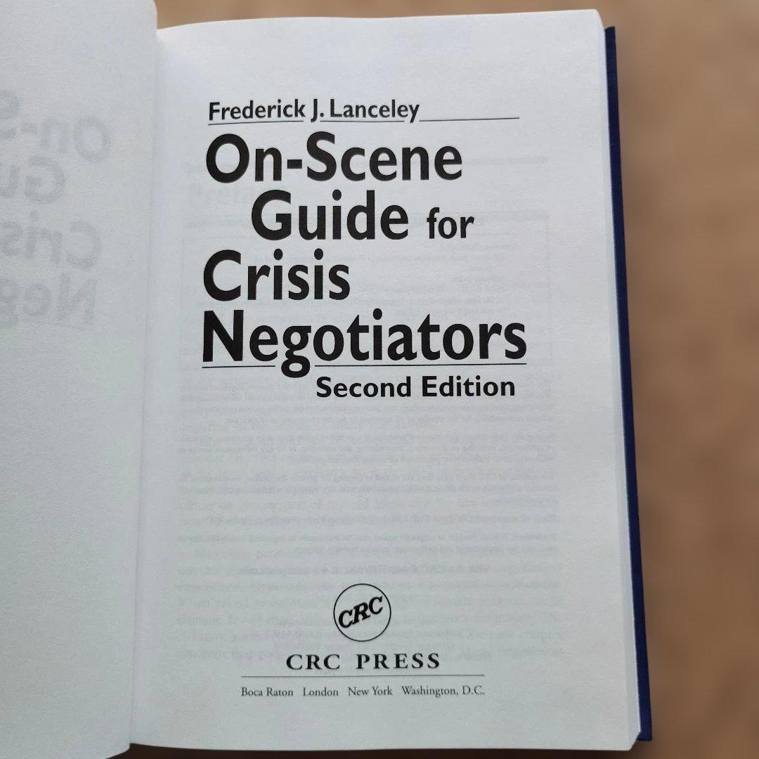 洋書 On-Scene Guide for Crisis Negotiators