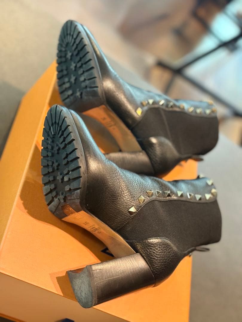 valentino vロゴ　ロックスタッズ　サイドゴアブーツ　37.5