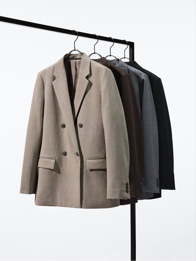 UNIQLO ダブルジャケット&スコート　ブラウン　チェック　セットアップ着用