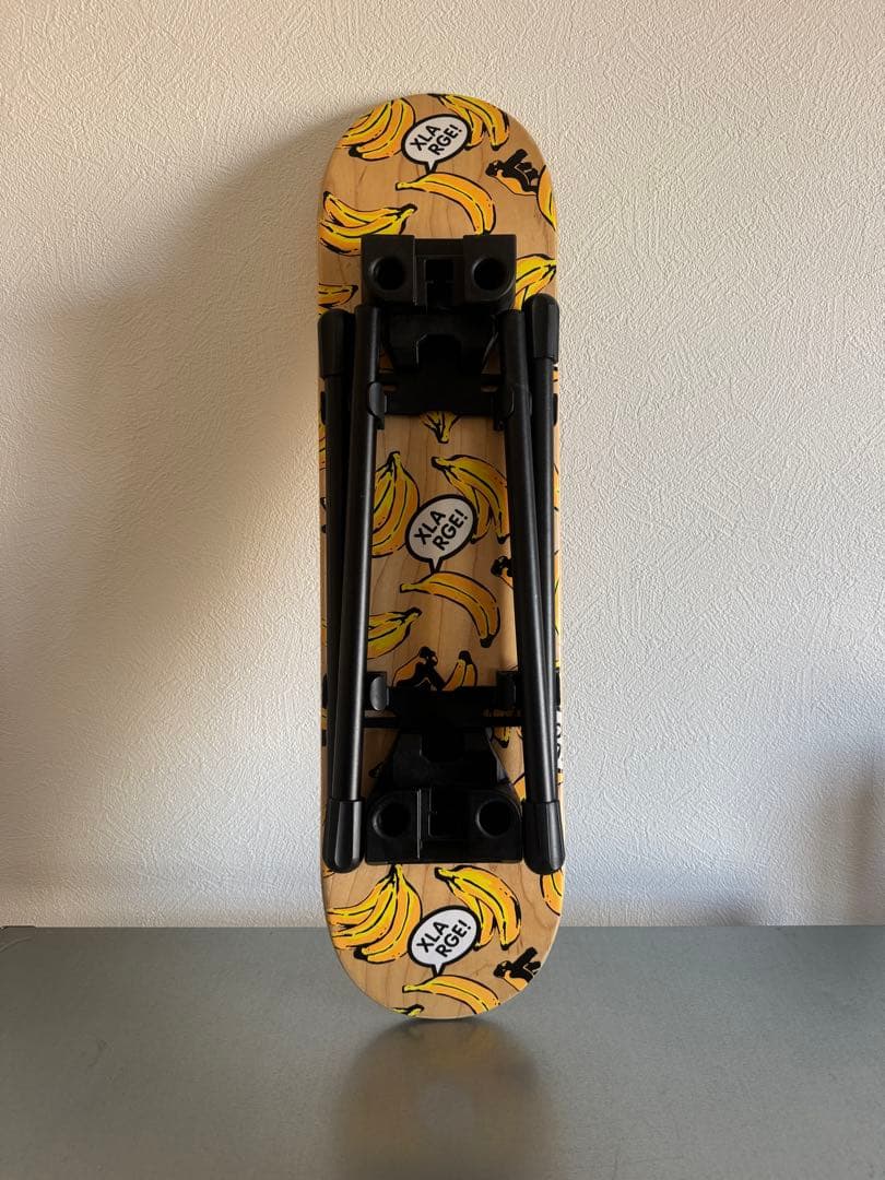 X-LARGE スケボーデッキ テーブル