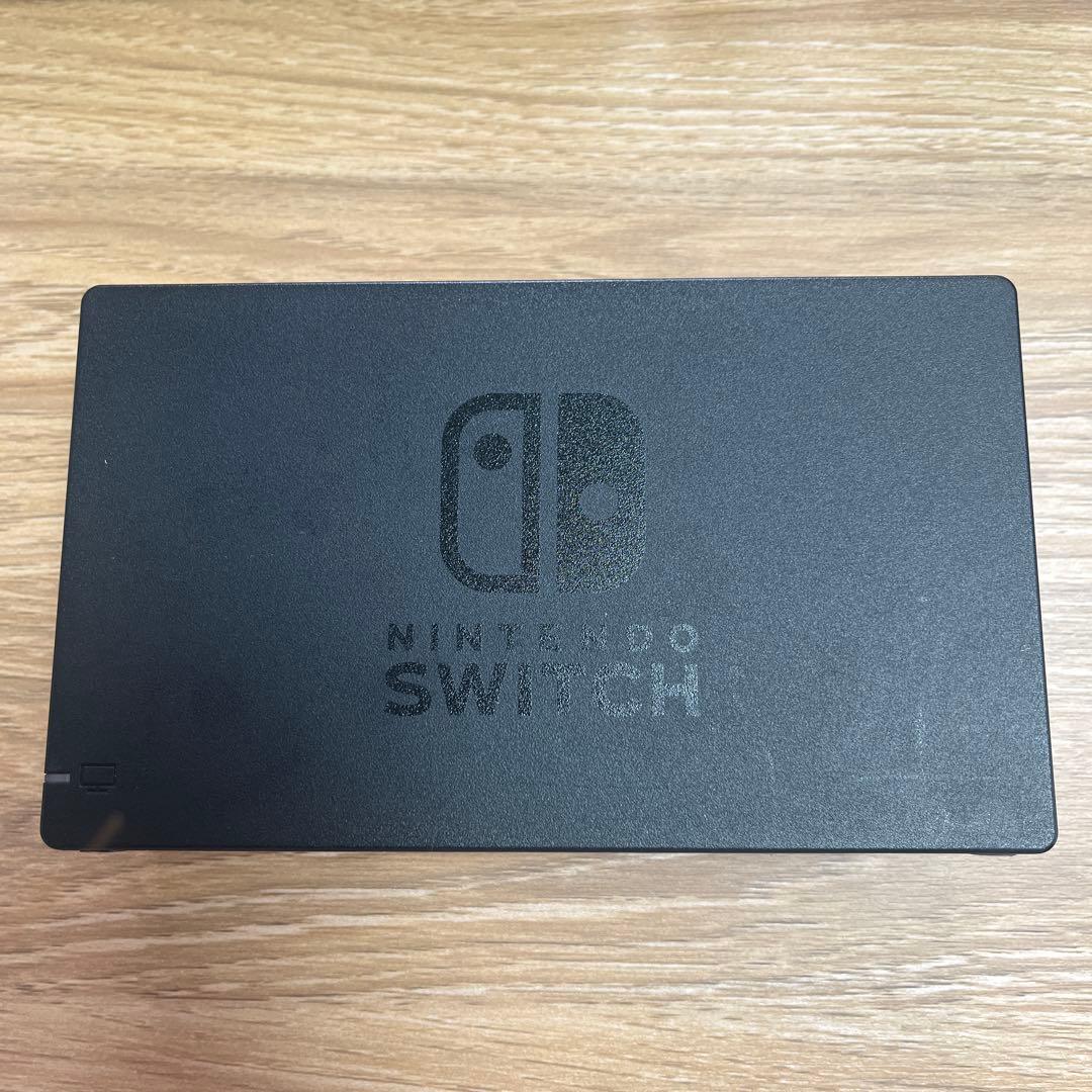 Nintendo Switch 本体 Joy-Con・持ち運びケース付き