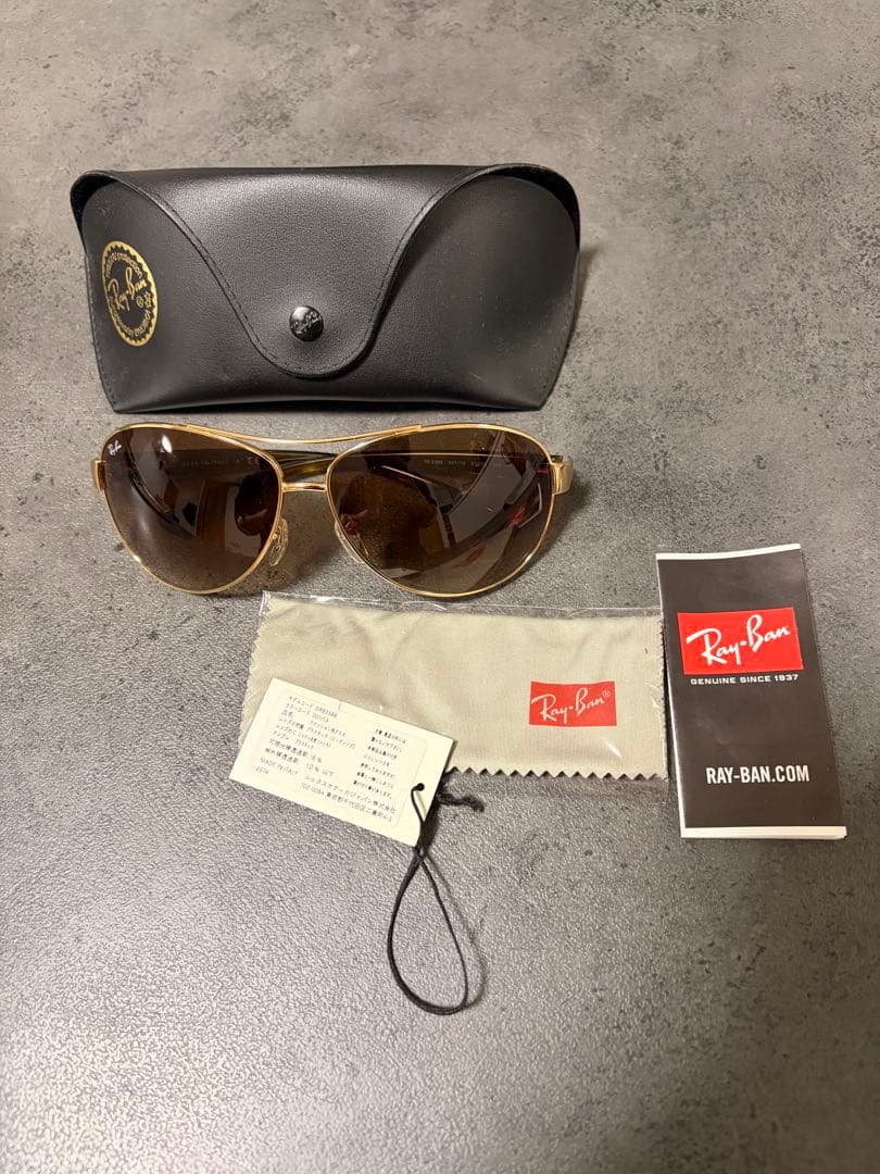 Ray-Ban アビエーター サングラス ゴールド