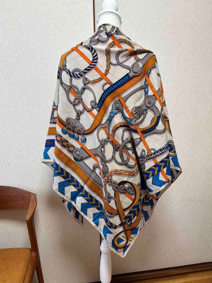 ほぼ新品　HERMES エルメス　カレジュアン　140 カシシル　馬具柄　箱付