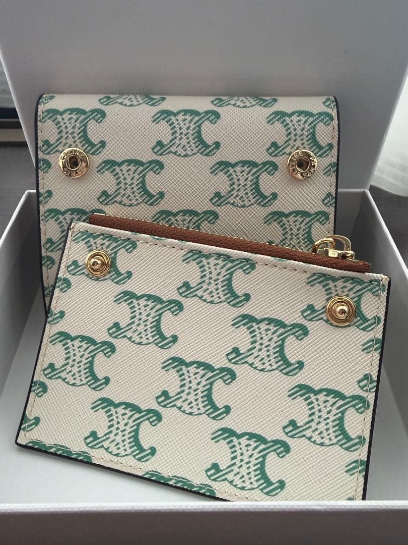 CELINE 入れ付きトリオンフミニ財布