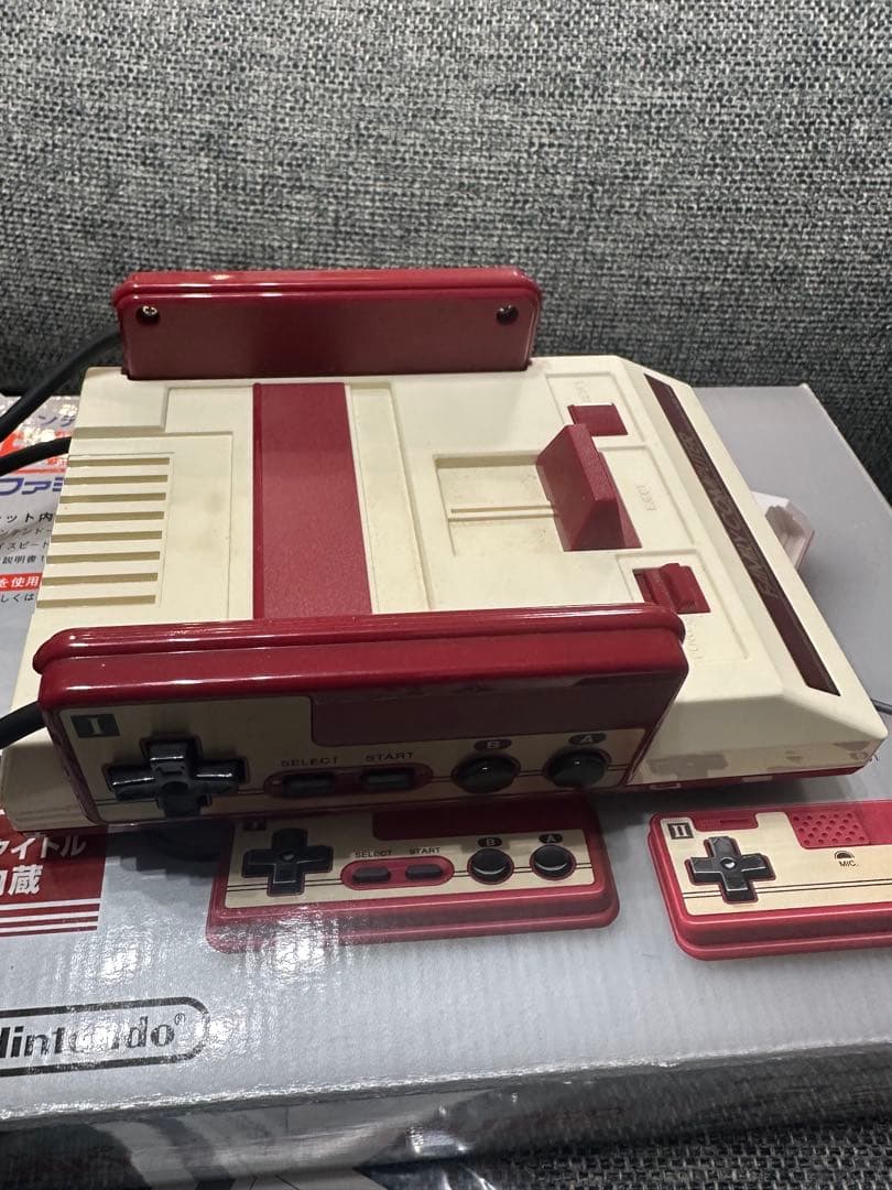 ゲーム機本体 ニンテンドークラシックミニ ファミリーコンピ…