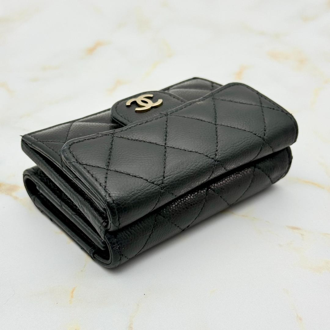 【美品】 CHANEL シャネル キャビアスキン マトラッセ 三つ折り財布