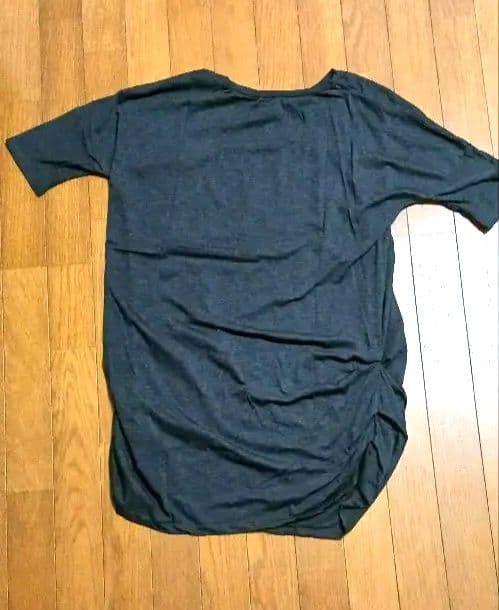 h.NAOTO.ダークグレー プリント入り 半袖Tシャツ