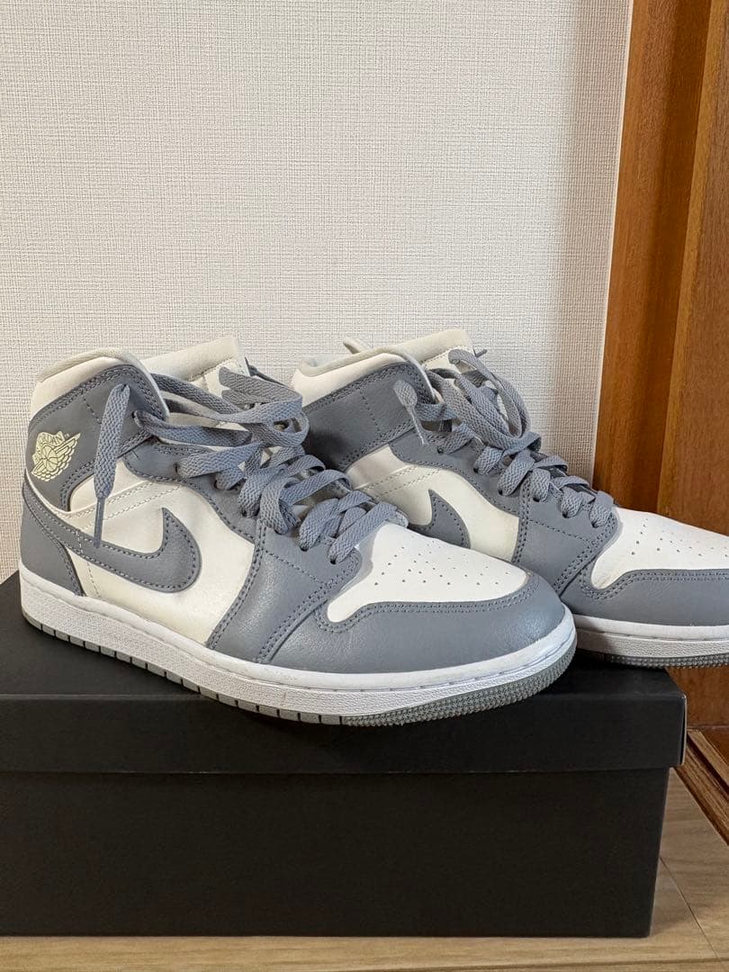 Nike Air Jordan 1 Mid ホワイト/グレー